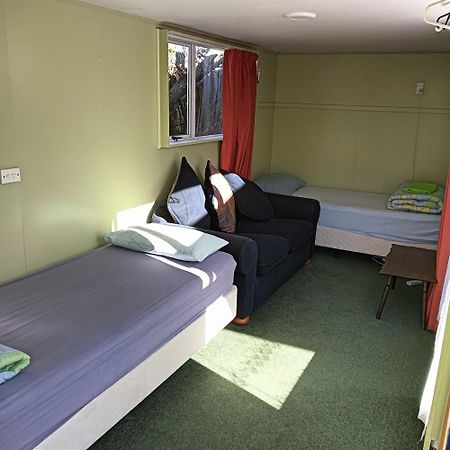 Annies Nirvana Lodge Backpackers 타카카 외부 사진