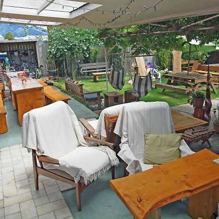 Annies Nirvana Lodge Backpackers 타카카 외부 사진