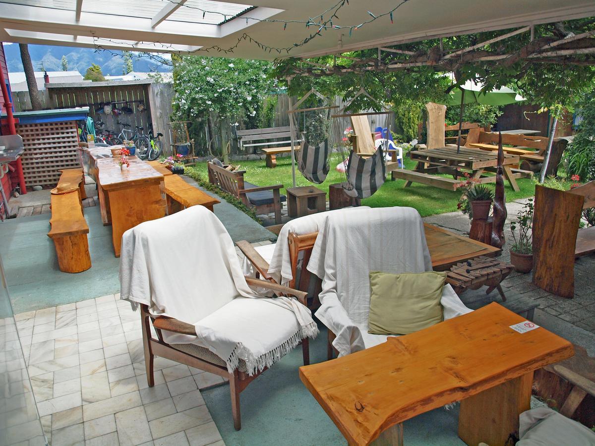 Annies Nirvana Lodge Backpackers 타카카 외부 사진