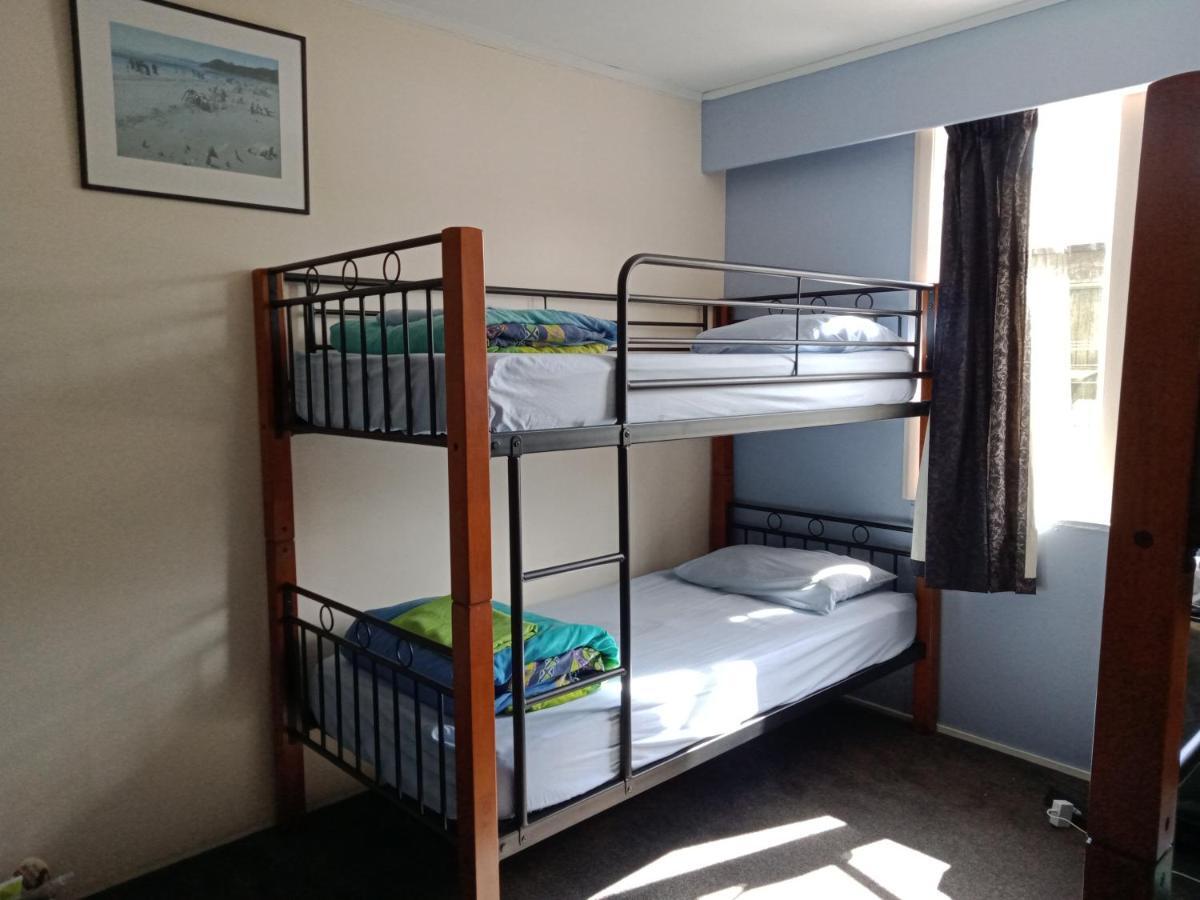 Annies Nirvana Lodge Backpackers 타카카 외부 사진
